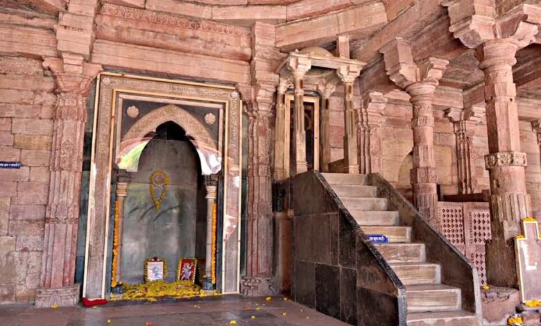 भोजशाला केस क्यों है अयोध्या-काशी से अलग? मां सरस्वती की रहस्यमयी मूर्ति से जुड़ी धार से लंदन तक की पूरी कहानी
