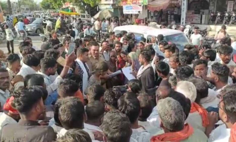 नीमच में शव रखकर ग्रामीणों का प्रदर्शन, 4 घंटे तक सड़क जाम