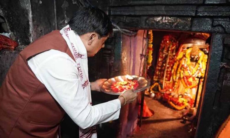 मुख्यमंत्री डॉ. यादव ने दंतेवाड़ा में मां दंतेश्वरी के दर्शन कर की सर्वकल्याण की प्रार्थना