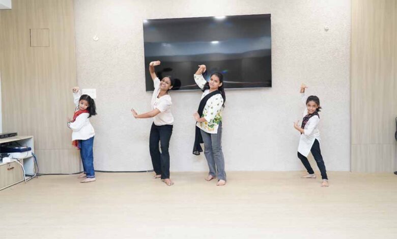 स्कोप ग्लोबलस्किल्स यूनिवर्सिटी के “समर कार्निवल 2026” में स्टूडेंट्स दिखा रहे टैलेंट