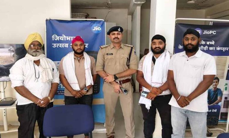 बंदूक छोड़ कलम और रोजगार थामेगा युवा