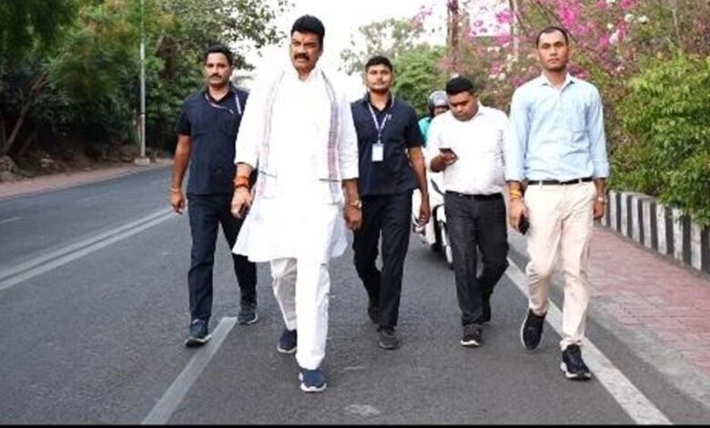 दैनिक जीवन में छोटे-छोटे बदलाव अपनाकर प्रधानमंत्री जी के संदेश को जन आंदोलन बनाएं : मंत्री राजपूत