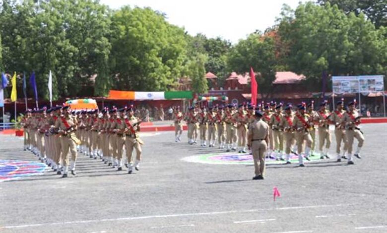 आरएपीटीसी इंदौर एवं 15वीं वाहिनी विशेष सशस्त्र बल इंदौर का संयुक्त दीक्षांत परेड समारोह गरिमामय वातावरण में संपन्न