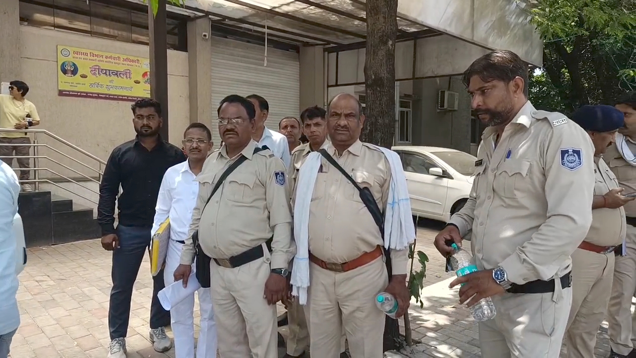 स्वास्थ्य विभाग पर कुर्की का संकट
