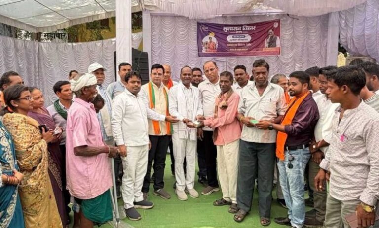 पाली-के-ग्राम-पंचायत-मुड़ापार-में-जनसमस्या-निवारण-शिविर-का-हुआ-आयोजन-238-आवेदनों-का-हुआ-त्वरित-निराकरण