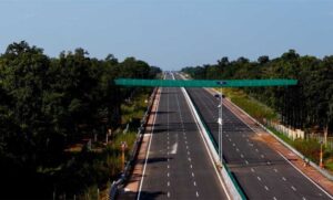 फ्लाई-ऐश-और-औद्योगिक-कचरे-की-रिसाइक्लिंग-से-बन-रहीं-पर्यावरण-अनुकूल-सड़कें