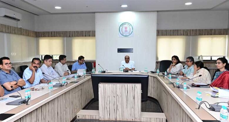 मुख्य-सचिव-ने-सीएम-हेल्पलाइन-में-संवेदनशीलता-से-काम-करने-के-दिए-निर्देश