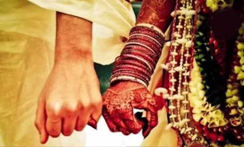 19 साल की बताकर दर्ज कराई बेटी की गुमशुदगी, नोएडा में मिलने पर खुला बाल विवाह का राज
