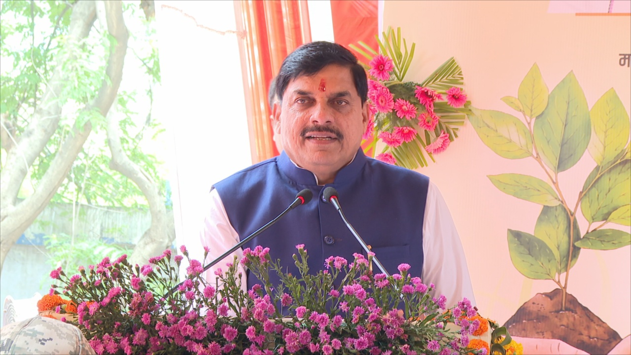 विश्व पर्यावरण दिवस: मुख्यमंत्री डॉ. मोहन यादव ने किया वृक्षारोपण, कोलारस में चीनी फैक्ट्री पुनः स्थापित करने की घोषणा
