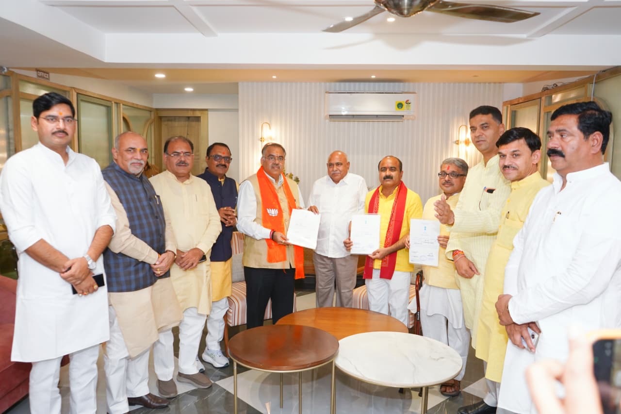 नवनिर्वाचित राज्यसभा सांसदों ने प्रदेश अध्यक्ष श्री हेमंत खण्डेलवाल से की सौजन्य भेंट