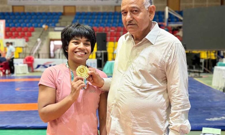 u-23-राष्ट्रीय-कुश्ती-चैंपियनशिप-में-प्रियांशी-का-गोल्ड,-एमपी-की-पूर्व-अकादमी-खिलाड़ी-बनी-राष्ट्रीय-चैंपियन
