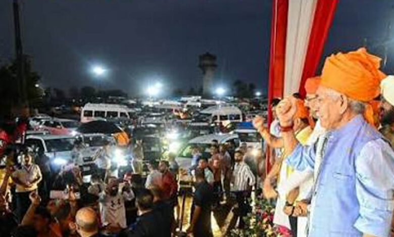 Amarnath Yatra 2026: ‘बम बम भोले’ के जयघोष के बीच पहला जत्था रवाना, एलजी मनोज सिन्हा ने दिखाई हरी झंडी